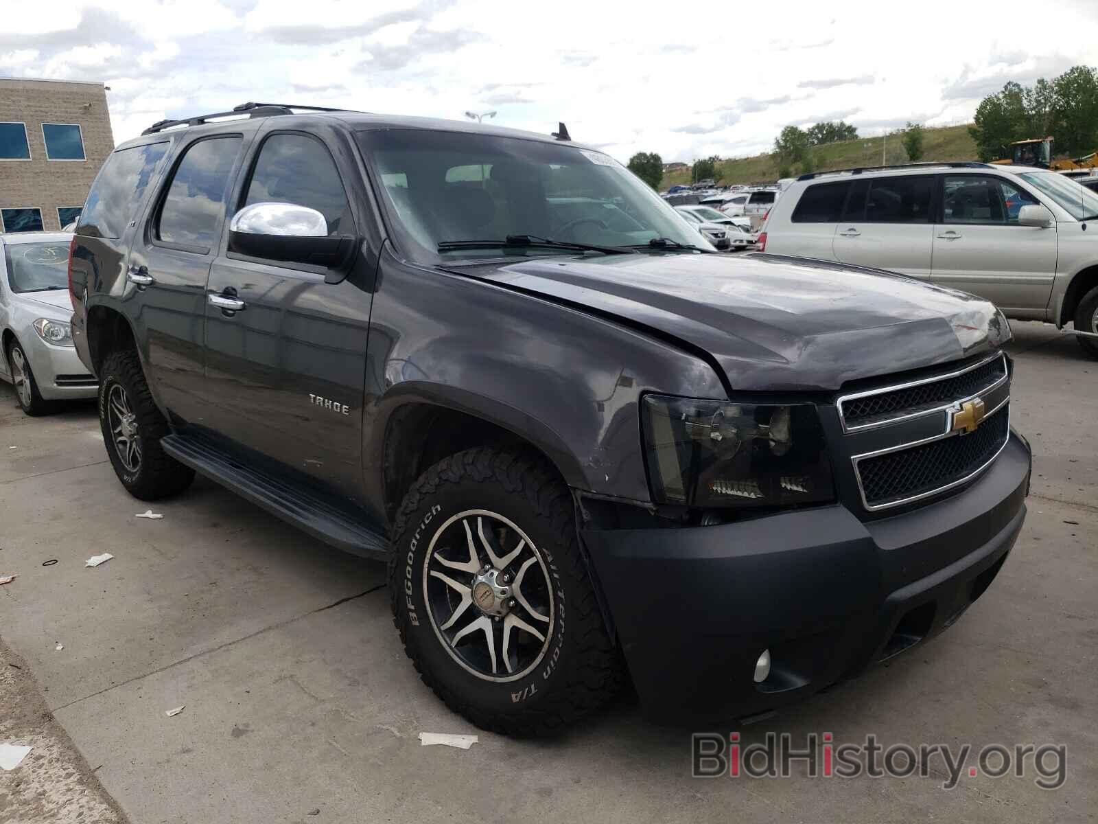 Photo 1GNUKBE04AR217703 - CHEVROLET TAHOE 2010