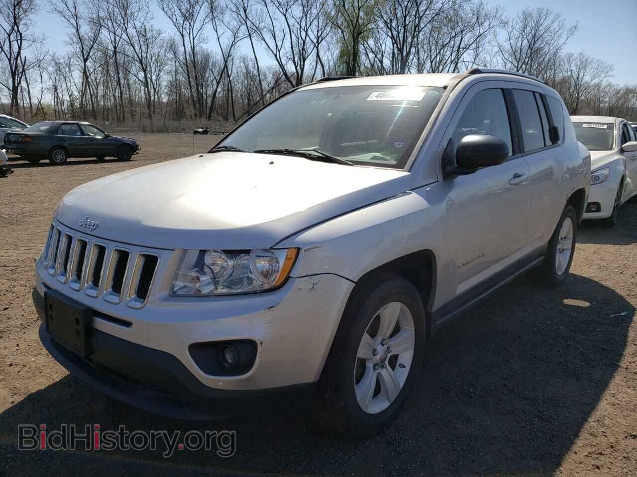 Photo 1J4NF1FB4BD145423 - JEEP COMPASS 2011