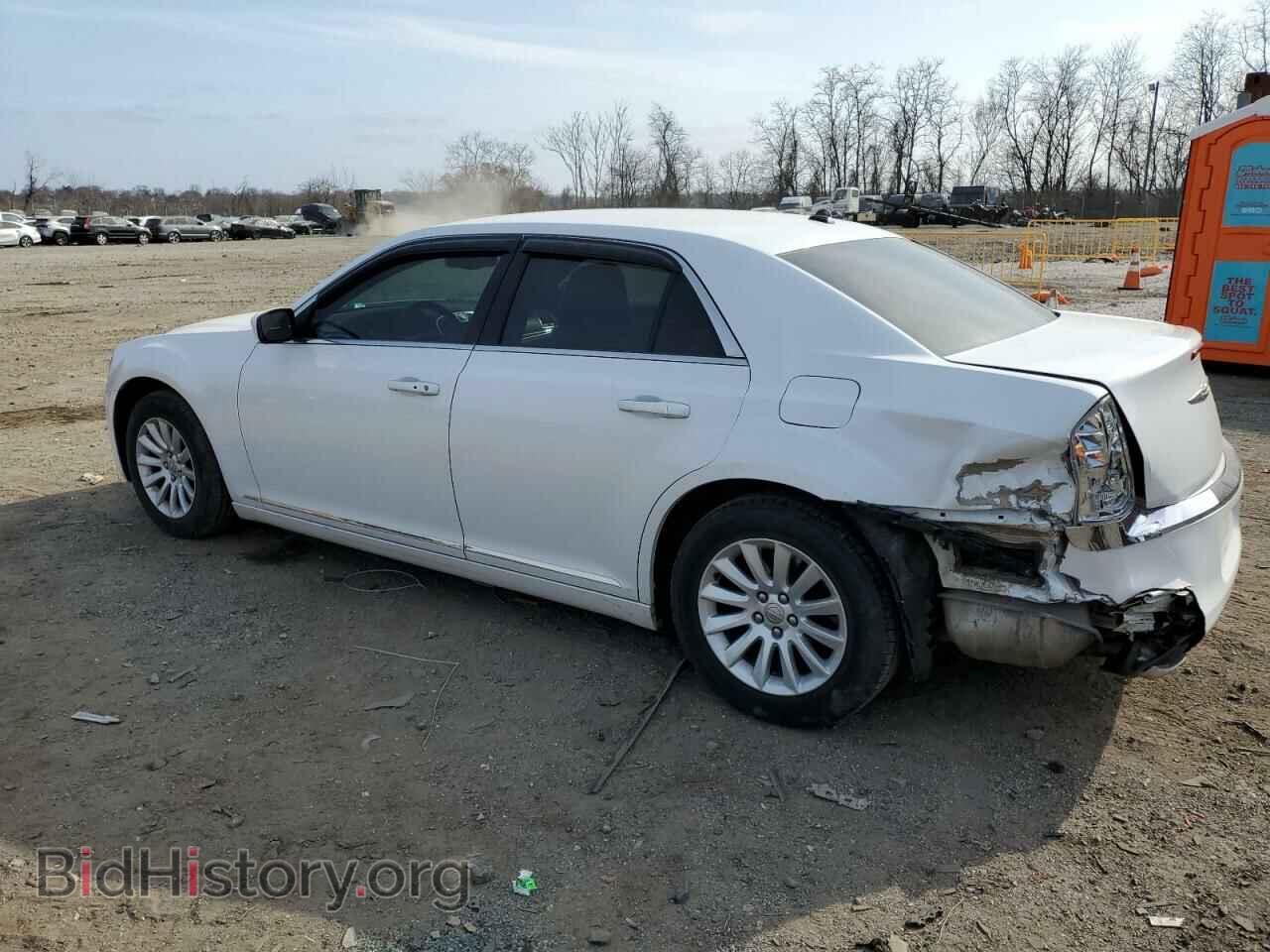 2013 CHRYSLER 300 - VIN: 2C3CCAAG5DH551696 - Фото 2