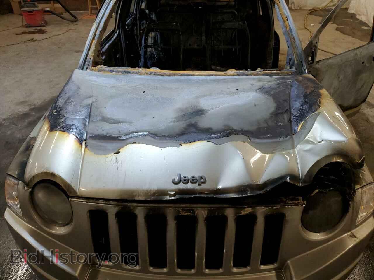 2009 JEEP COMPASS - VIN: 1J4FF47B29D213460 - Photo 11