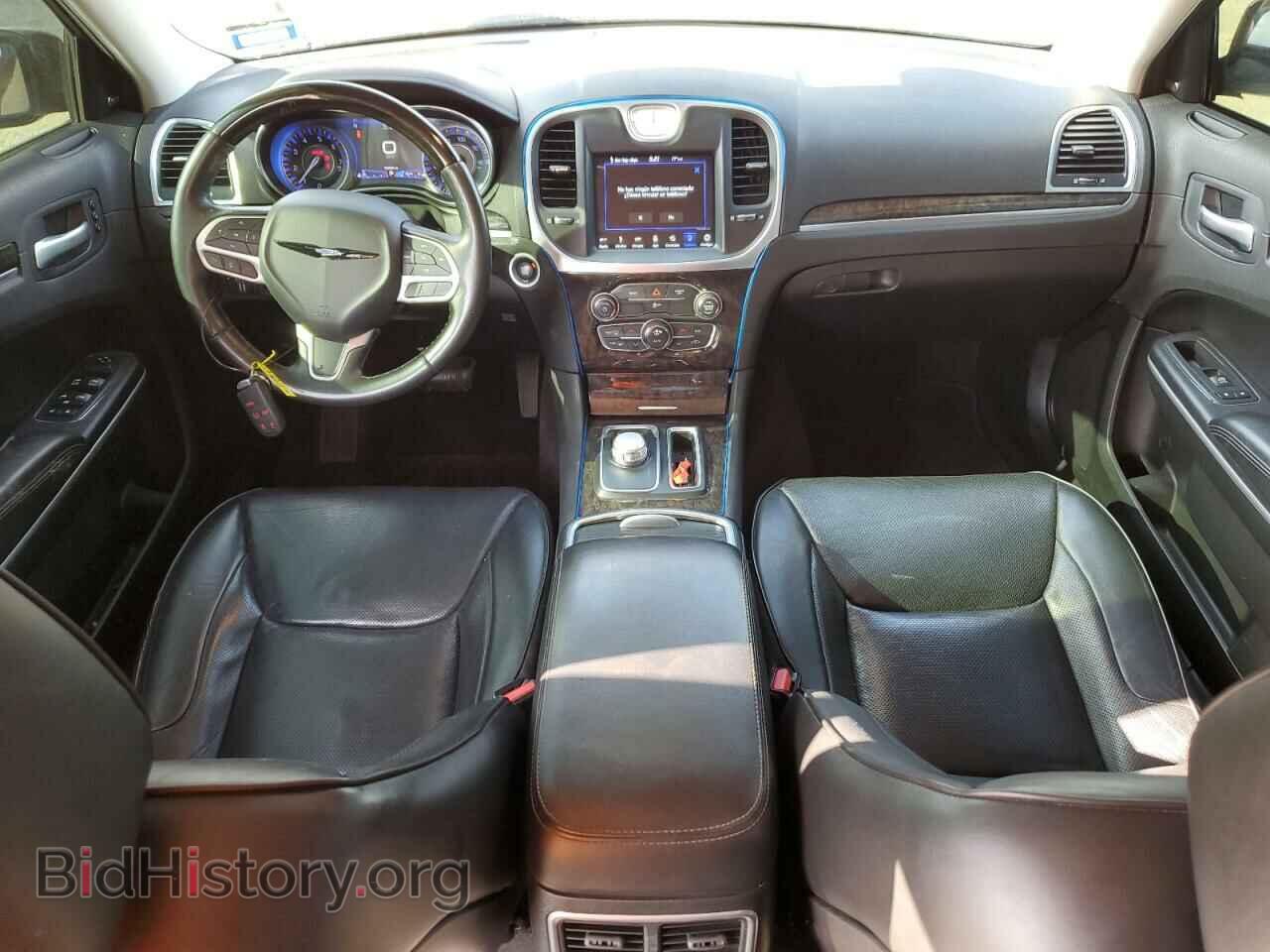 2019 CHRYSLER 300 - VIN: 2C3CCAKG3KH528753 - Фото 8