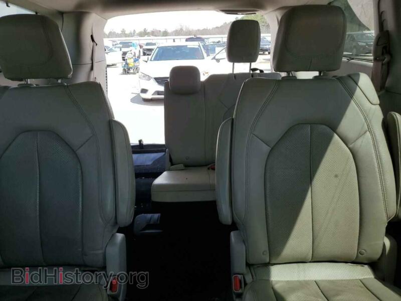 2021 Chrysler PACIFICA (VIN 2C4RC1BG7MR515748) — photo 10 of 16