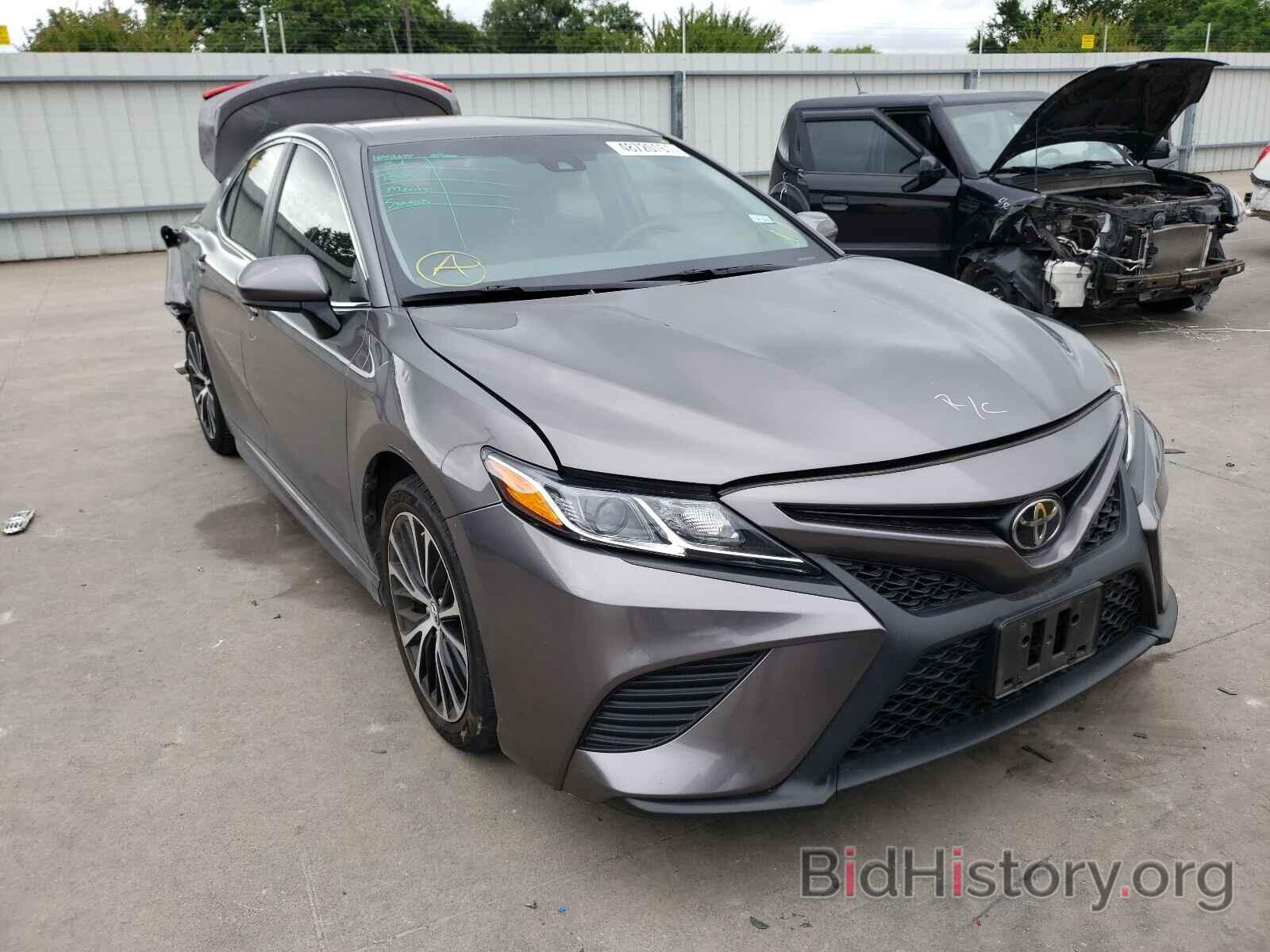 Photo 4T1B11HK2JU659818 - TOYOTA CAMRY 2018