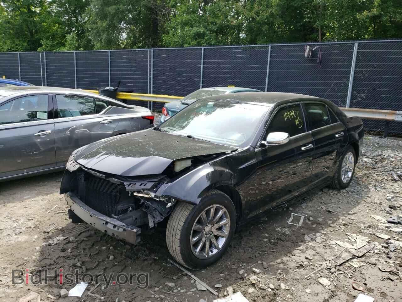 2013 CHRYSLER 300 - VIN: 2C3CCAET3DH657409 - Фото 2
