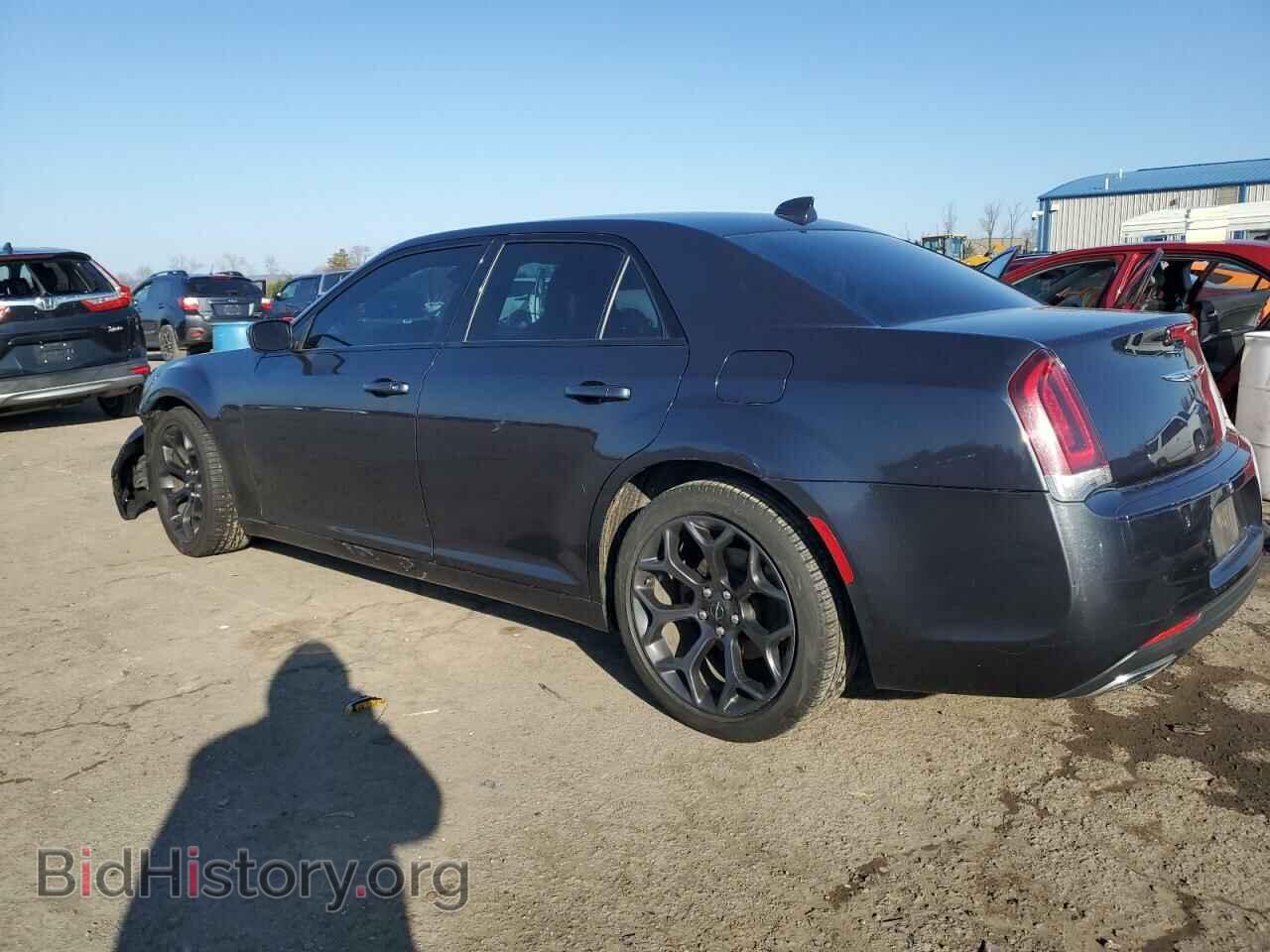 2019 CHRYSLER 300 - VIN: 2C3CCABG4KH697793 - Фото 2