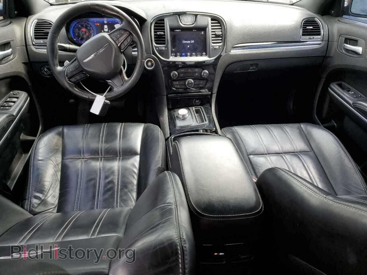 2019 CHRYSLER 300 - VIN: 2C3CCABG4KH697793 - Фото 8