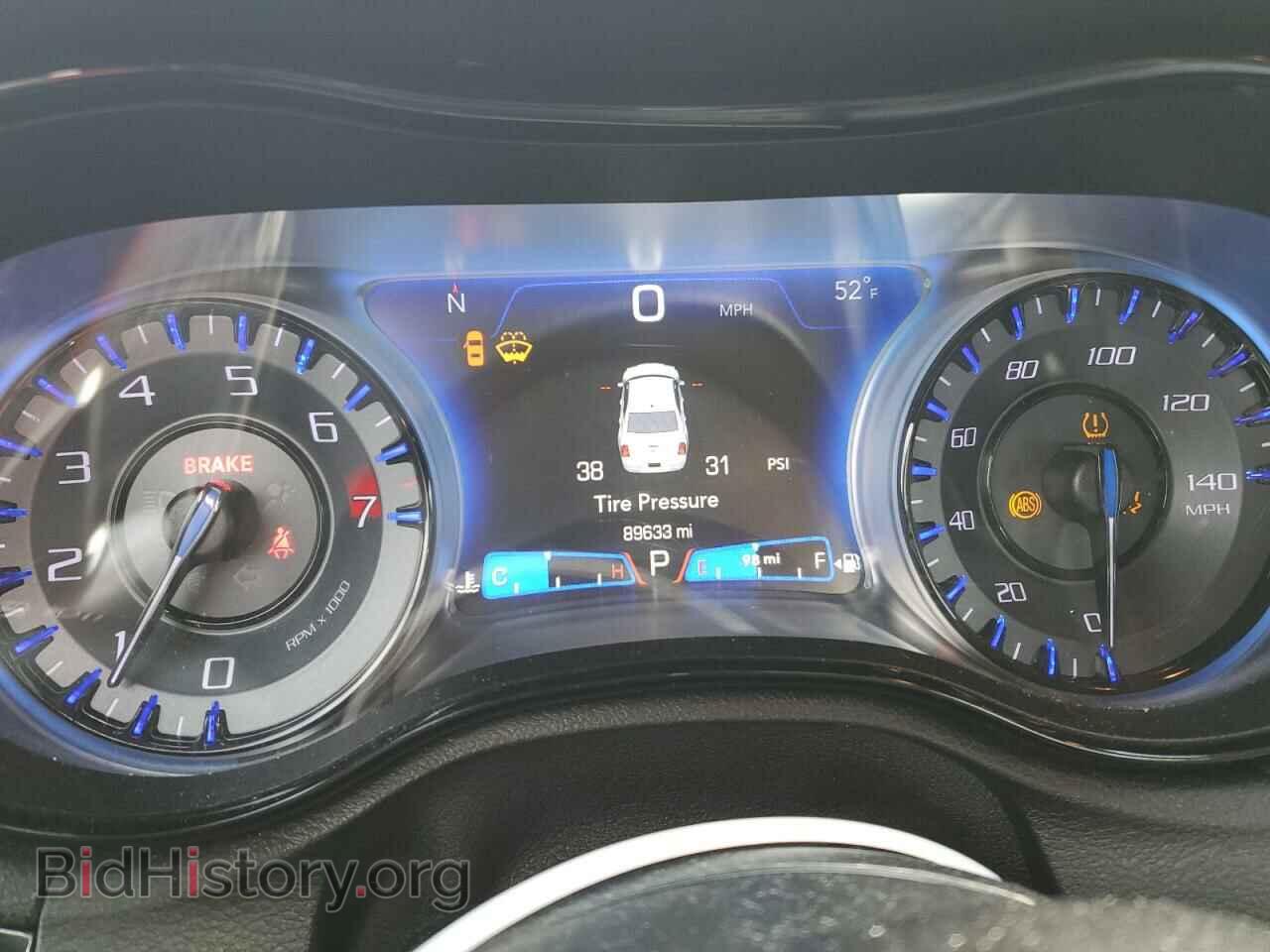 2019 CHRYSLER 300 - VIN: 2C3CCABG4KH697793 - Фото 9