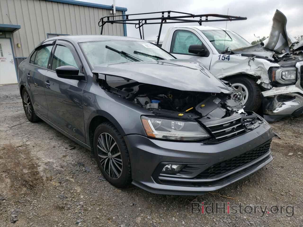 Photo 3VWB67AJ8JM215709 - VOLKSWAGEN JETTA 2018