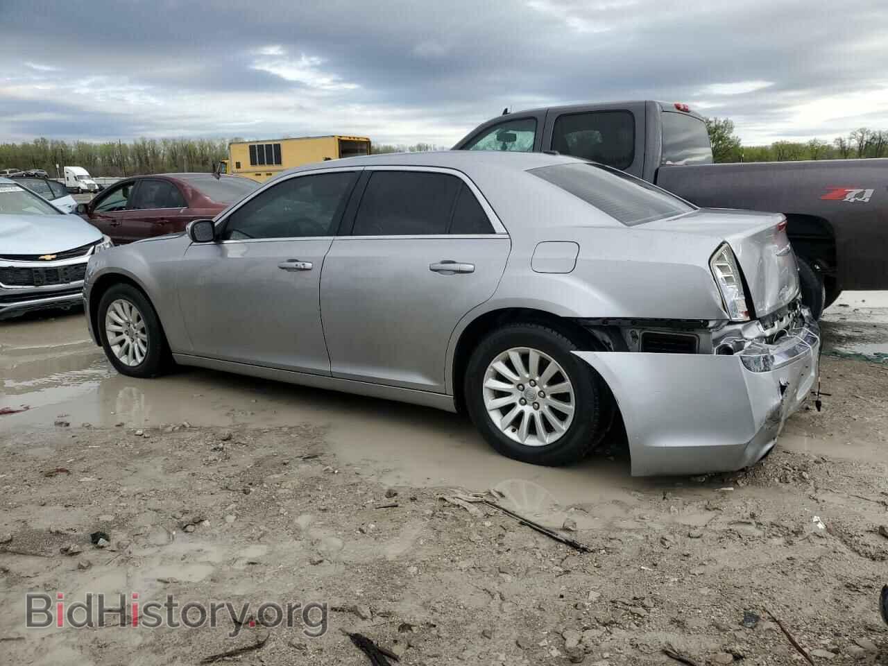 2013 CHRYSLER 300 - VIN: 2C3CCAAG2DH657460 - Фото 2