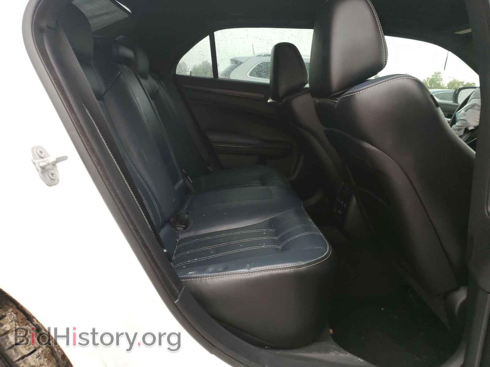 2015 CHRYSLER 300 - VIN: 2C3CCABT2FH786653 - Фото 6
