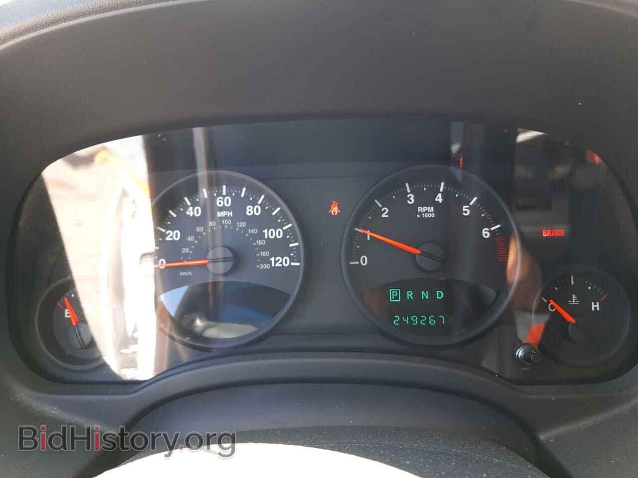 2011 JEEP COMPASS - VIN: 1J4NT1FB2BD241060 - Photo 8