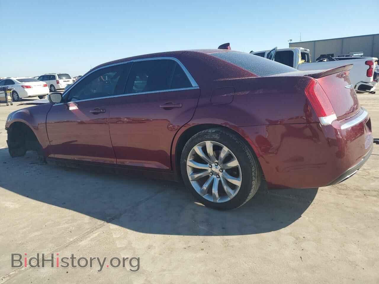 2018 CHRYSLER 300 - VIN: 2C3CCAAG5JH316971 - Фото 2