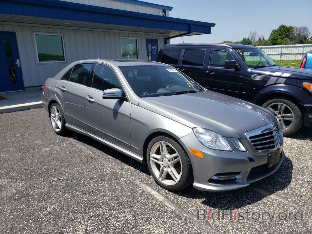 Photo WDDHF8JB3DA704747 - MERCEDES-BENZ E-CLASS 2013