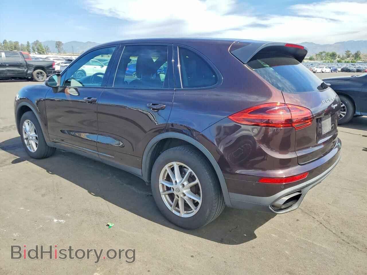 2016 PORSCHE CAYENNE - VIN: WP1AA2A20GLA10290 - Photo 2