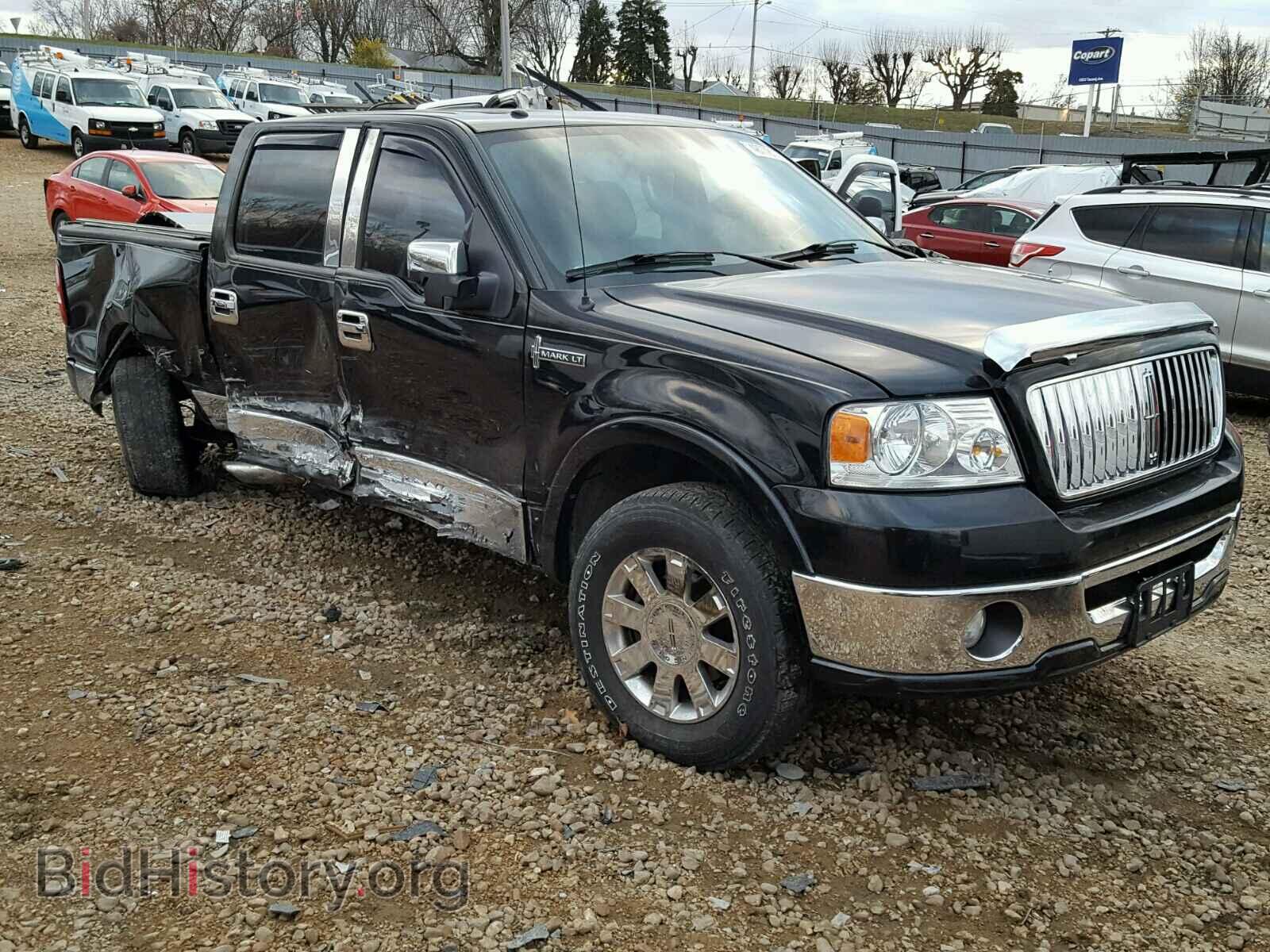 Photo 5LTPW185X6FJ21172 - LINCOLN MARK LT 2006