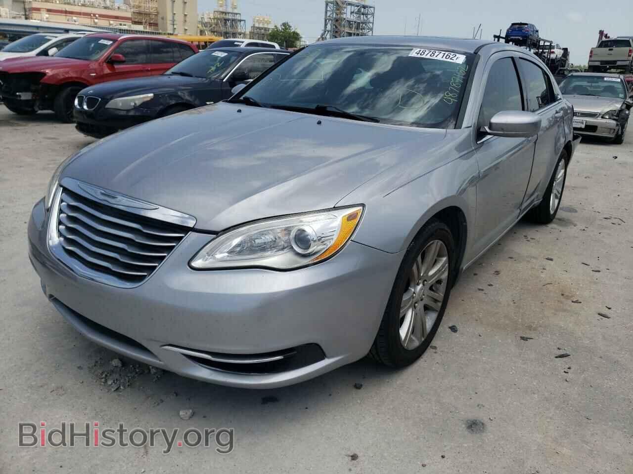 2013 CHRYSLER 200 - VIN: 1C3CCBBB6DN592483 - Фото 2
