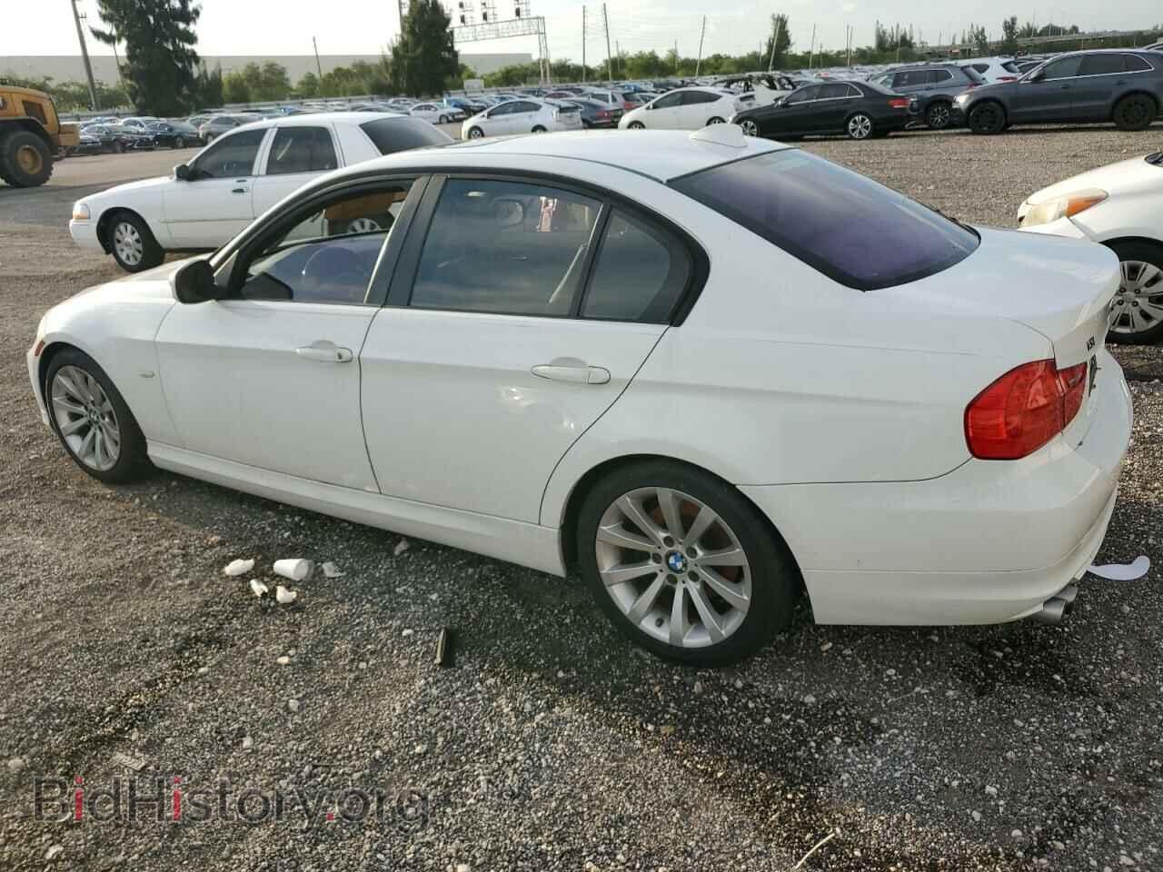 2011 BMW 3 SERIES - VIN: WBAPH7G59BNM57734 - Фото 2