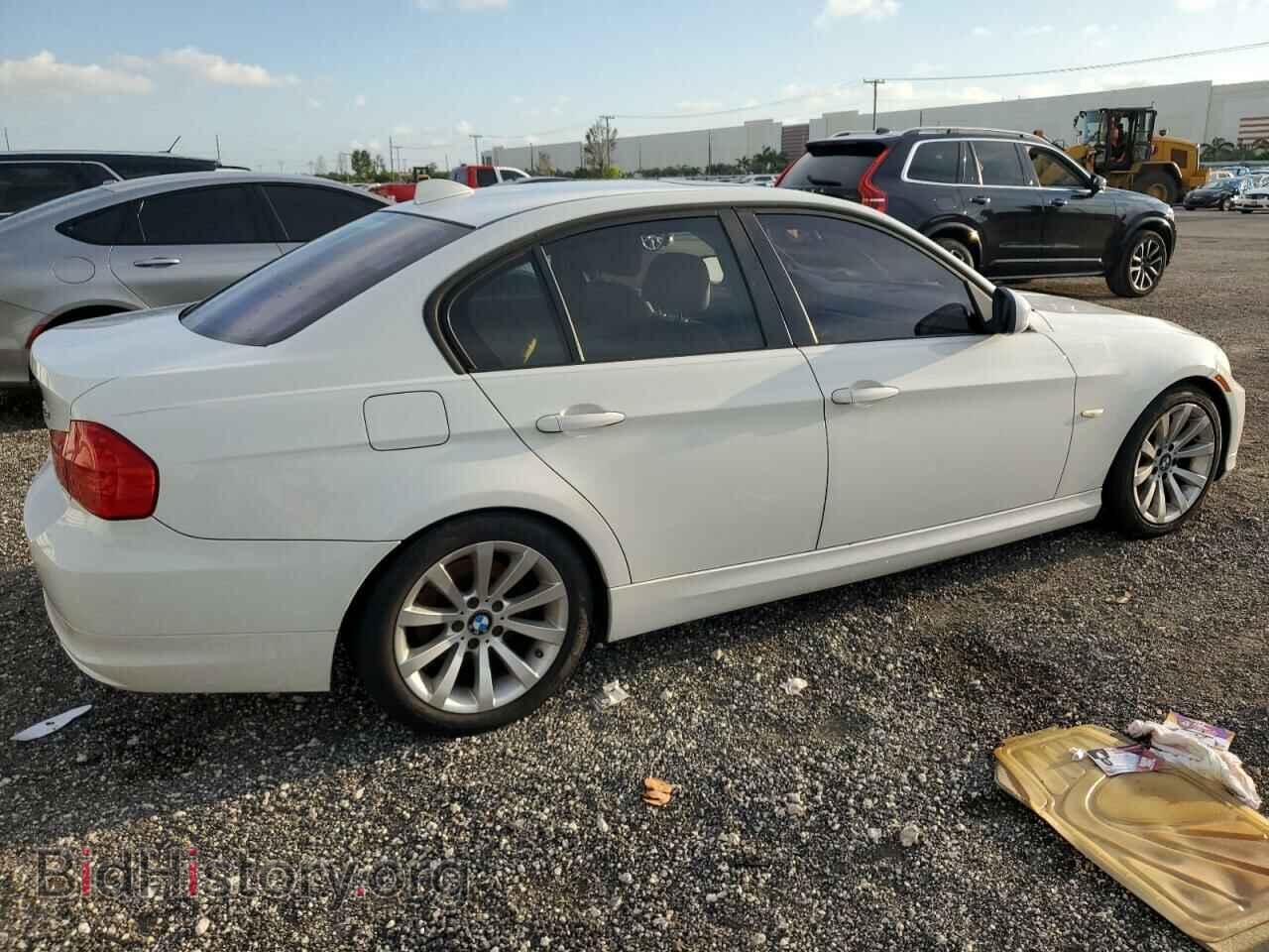2011 BMW 3 SERIES - VIN: WBAPH7G59BNM57734 - Фото 3
