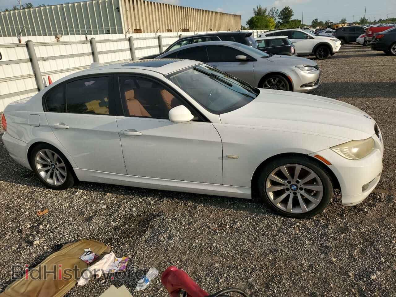 2011 BMW 3 SERIES - VIN: WBAPH7G59BNM57734 - Фото 4