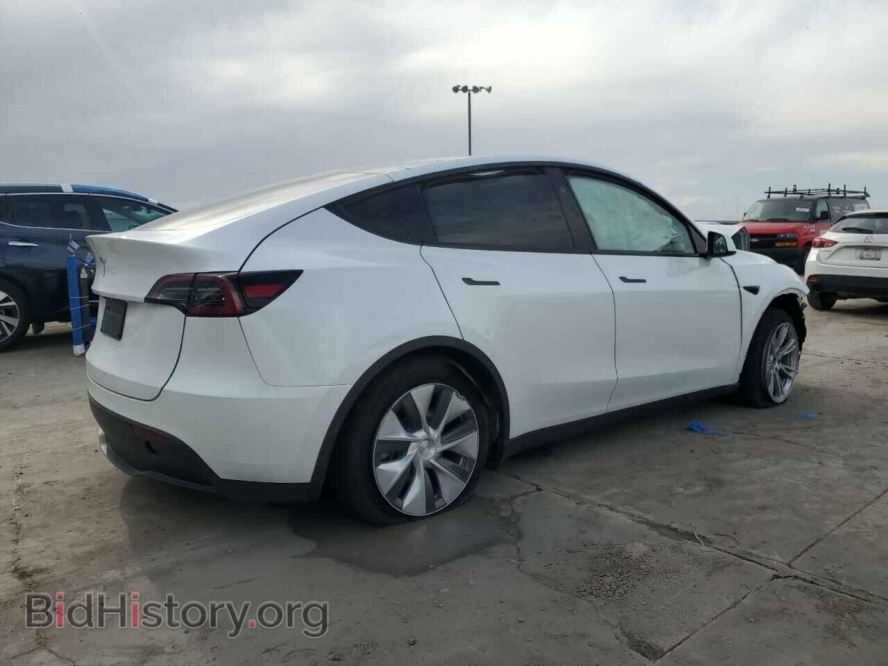 2024 TESLA MODEL Y - VIN: 7SAYGDED5RF045017 - Photo 3