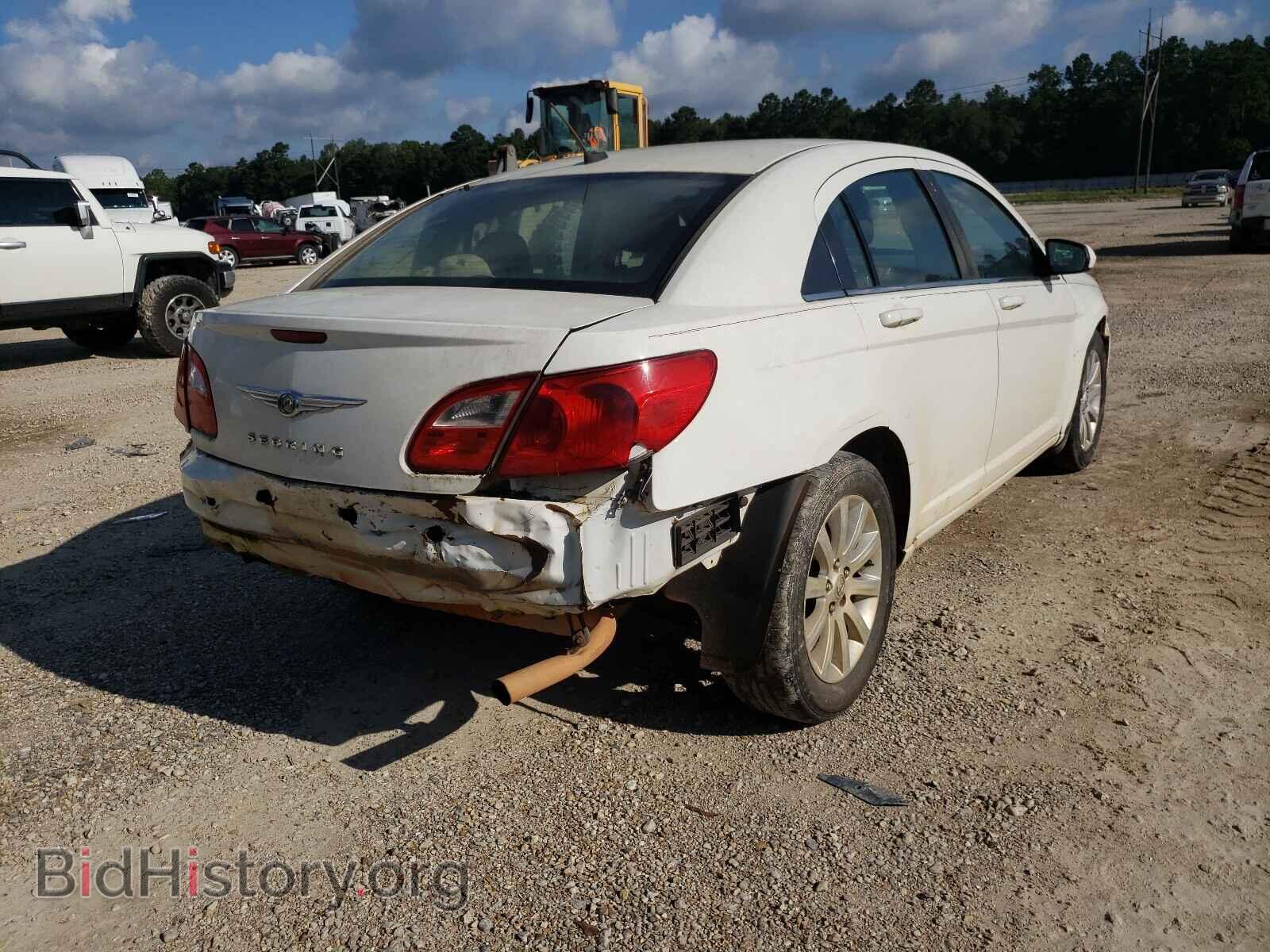 2010 CHRYSLER SEBRING - VIN: 1C3CC5FB1AN191107 - Фото 4