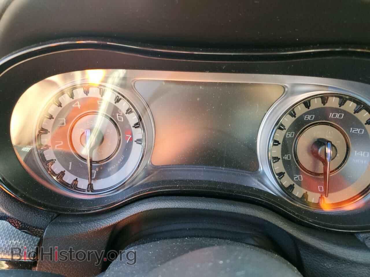 2015 CHRYSLER 300 - VIN: 2C3CCABG9FH875896 - Фото 9