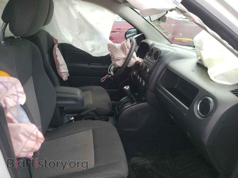 2012 Jeep COMPASS (VIN 1C4NJDBB4CD562487) — photo 5 of 10