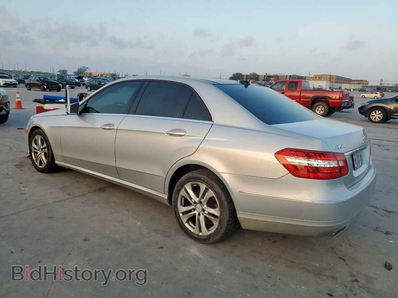 2011 MERCEDES-BENZ E-CLASS - VIN: WDDHF8HB8BA369827 - Фото 2