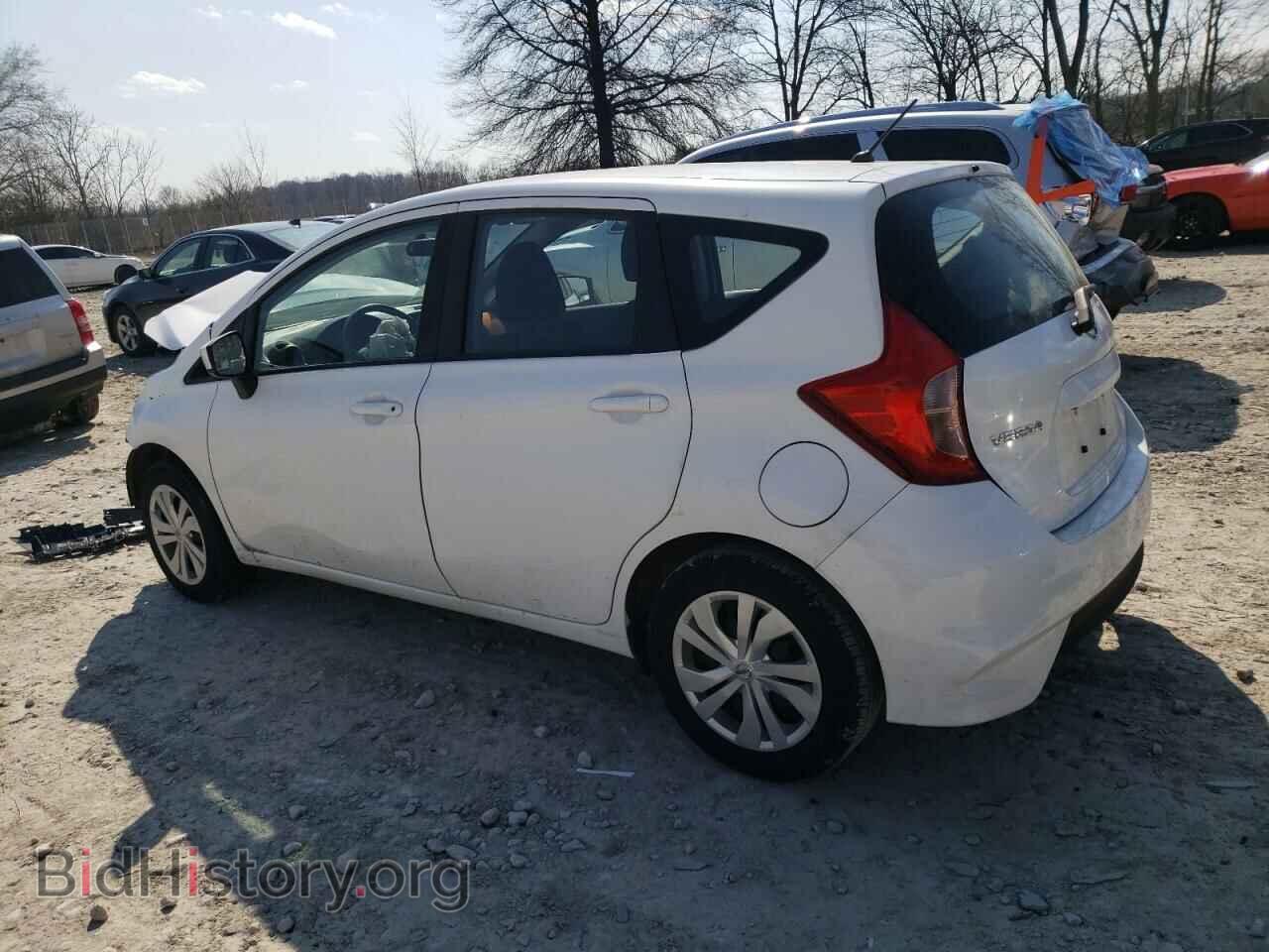 2019 NISSAN VERSA - VIN: 3N1CE2CP3KL366093 - Фото 2