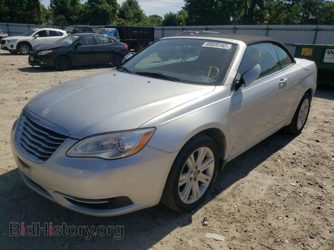 2012 CHRYSLER 200 - VIN: 1C3BCBEB3CN279879 - Фото 2