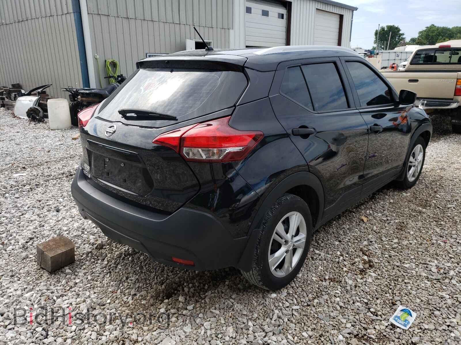 2019 NISSAN KICKS - VIN: 3N1CP5CU3KL532551 - Фото 4