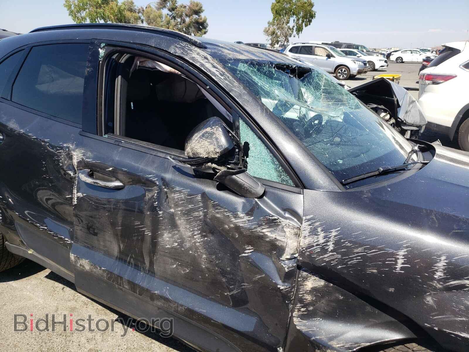 2017 PORSCHE MACAN - VIN: WP1AA2A52HLB06207 - Photo 9