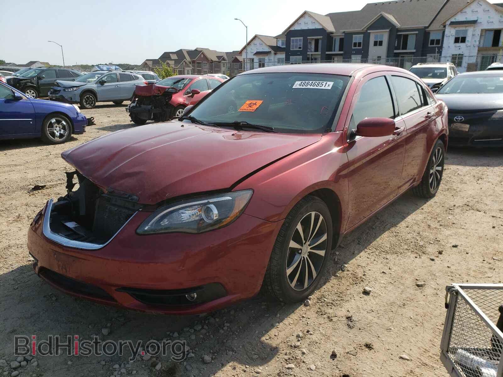 2013 CHRYSLER 200 - VIN: 1C3CCBCG3DN597733 - Фото 2
