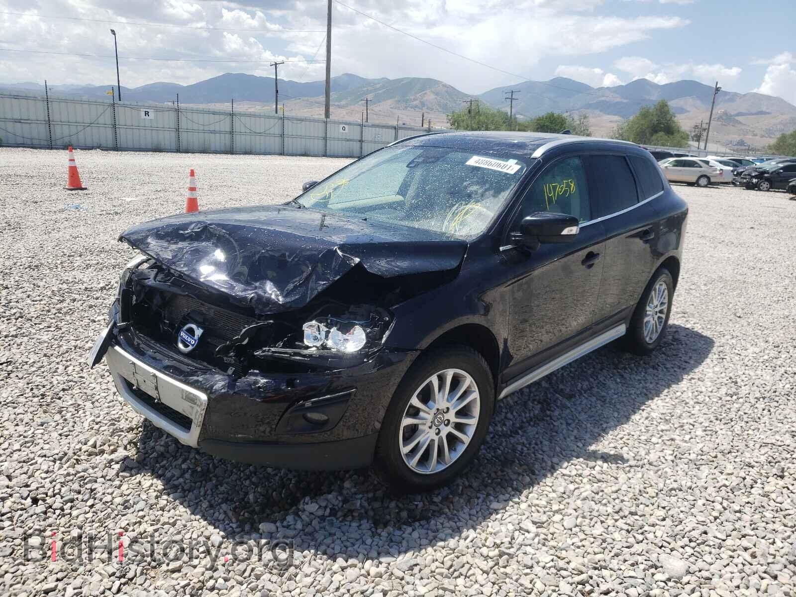 2010 VOLVO XC60 - VIN: YV4992DZ0A2096247 - Фото 2