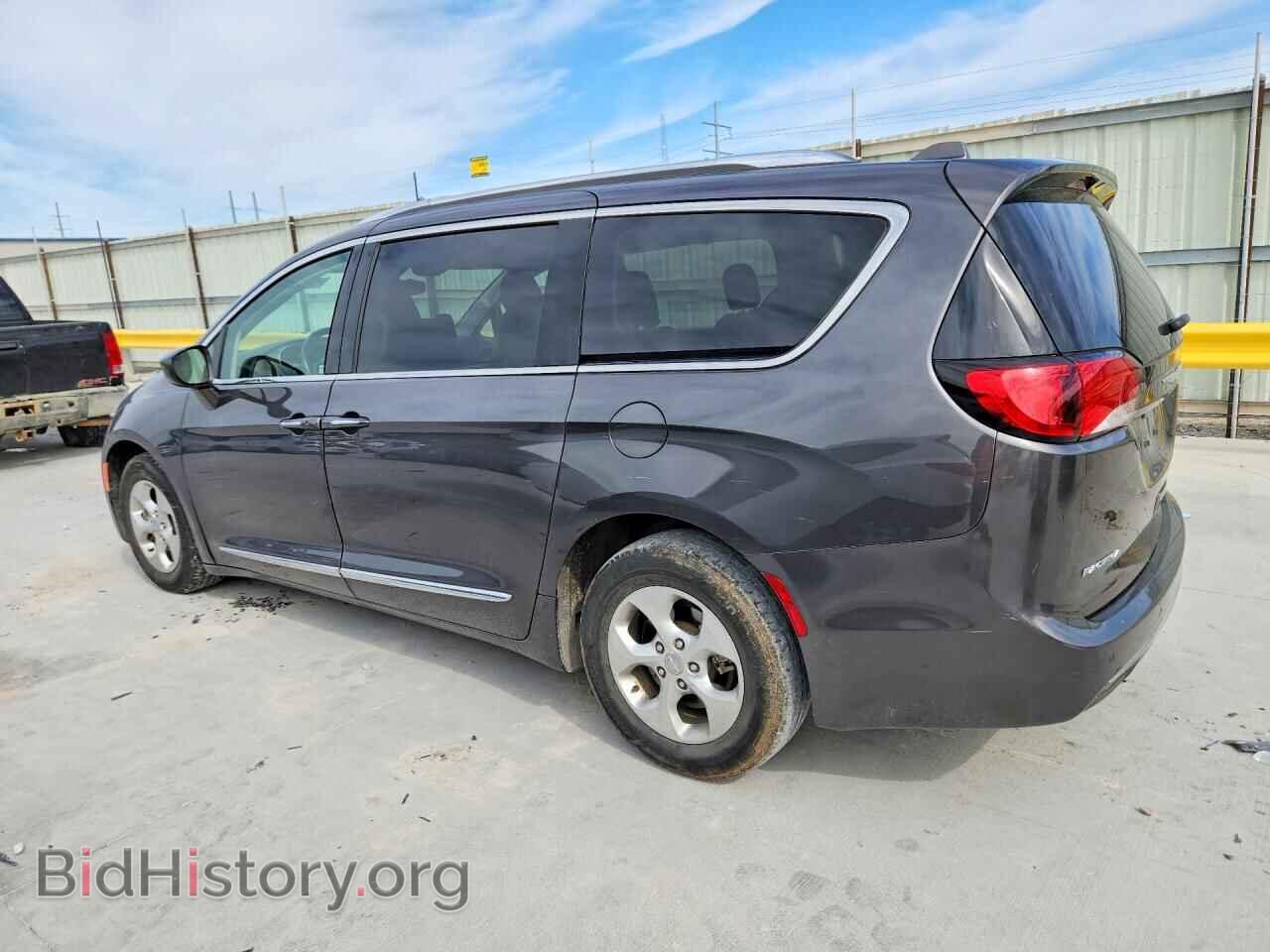 2017 CHRYSLER PACIFICA - VIN: 2C4RC1EG2HR821676 - Photo 2