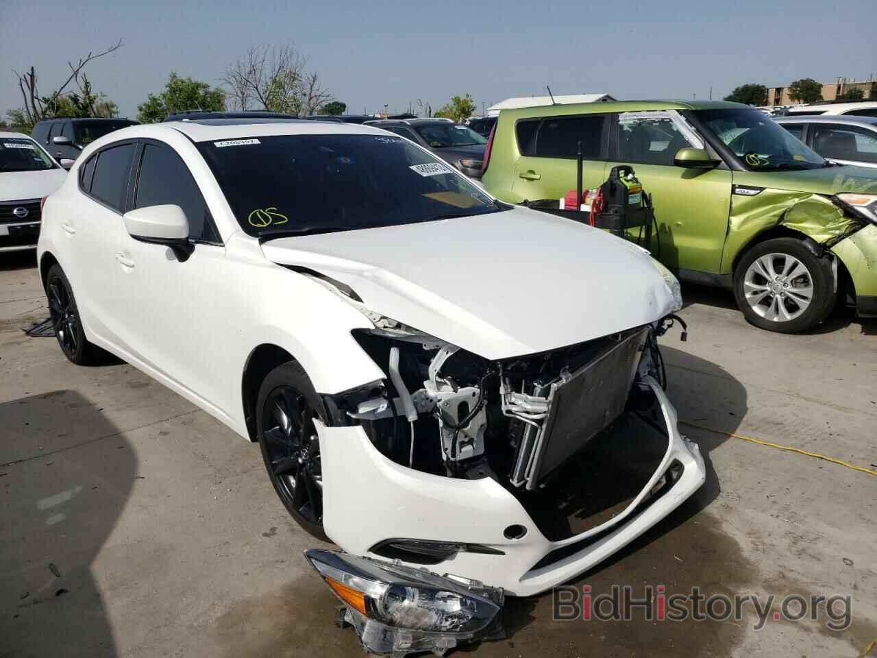 Photo 3MZBN1L37JM215229 - MAZDA 3 2018