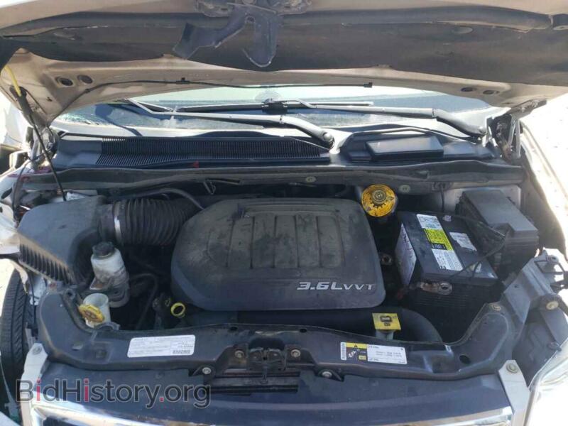 2016 Chrysler MINIVAN (VIN 2C4RC1BG4GR287244) — photo 7 of 10