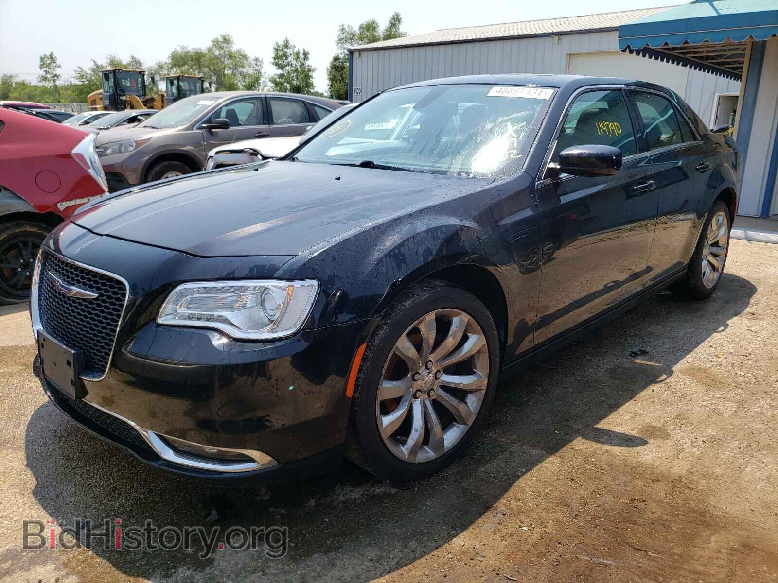 2017 CHRYSLER 300 - VIN: 2C3CCAAG2HH647002 - Фото 2
