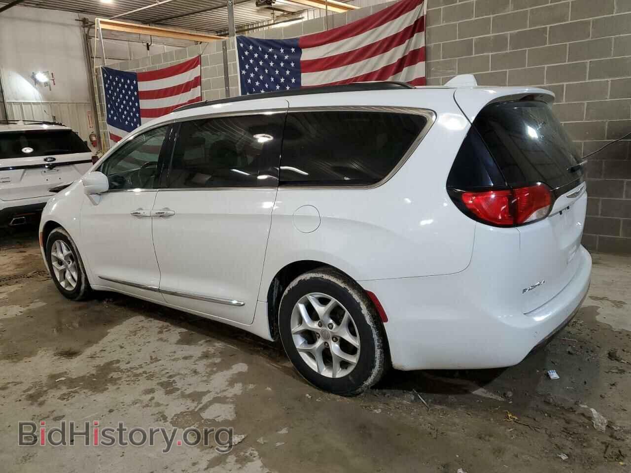 2017 CHRYSLER PACIFICA - VIN: 2C4RC1BG7HR810452 - Photo 2