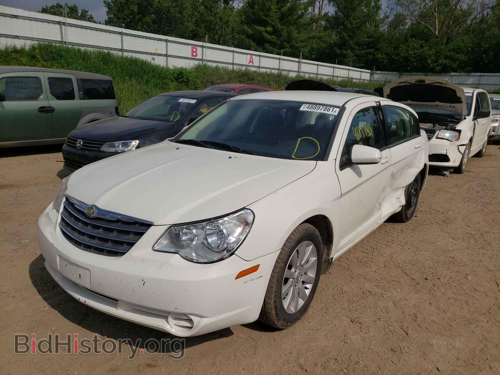 2010 CHRYSLER SEBRING - VIN: 1C3CC5FBXAN162673 - Фото 2
