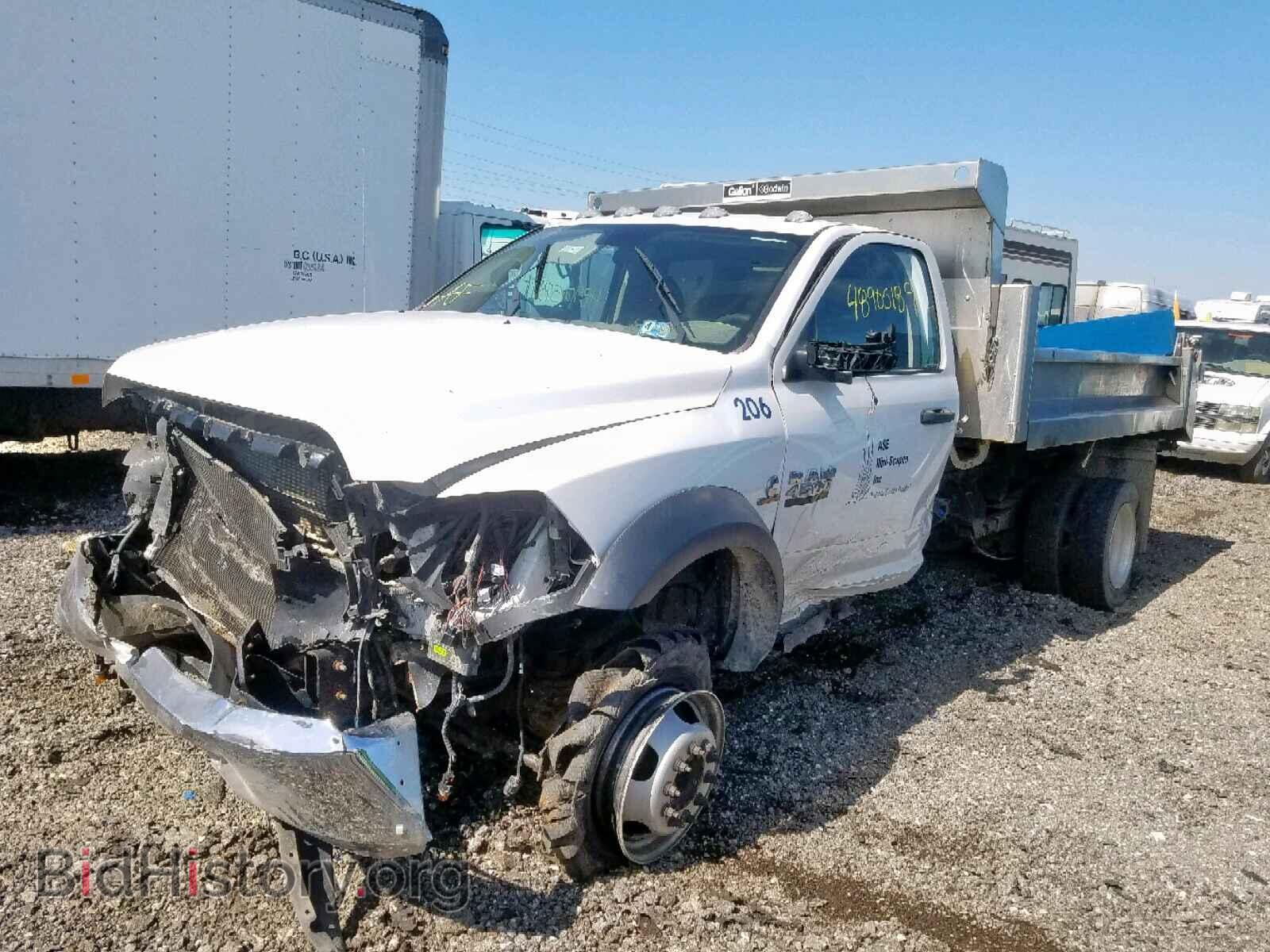 2016 RAM 4500 - VIN: 3C7WRLBL6GG284137 - Фото 2