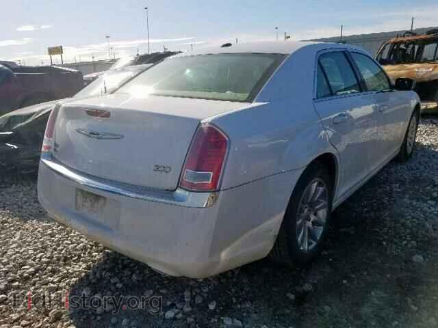 2013 CHRYSLER 300 - VIN: 2C3CCAAG0DH665265 - Фото 4