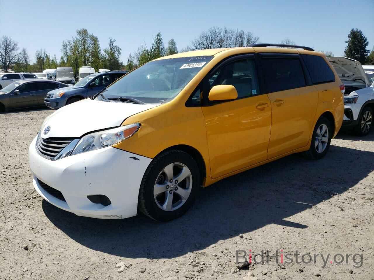 Фотография 5TDKK3DC1CS252110 - TOYOTA SIENNA 2012