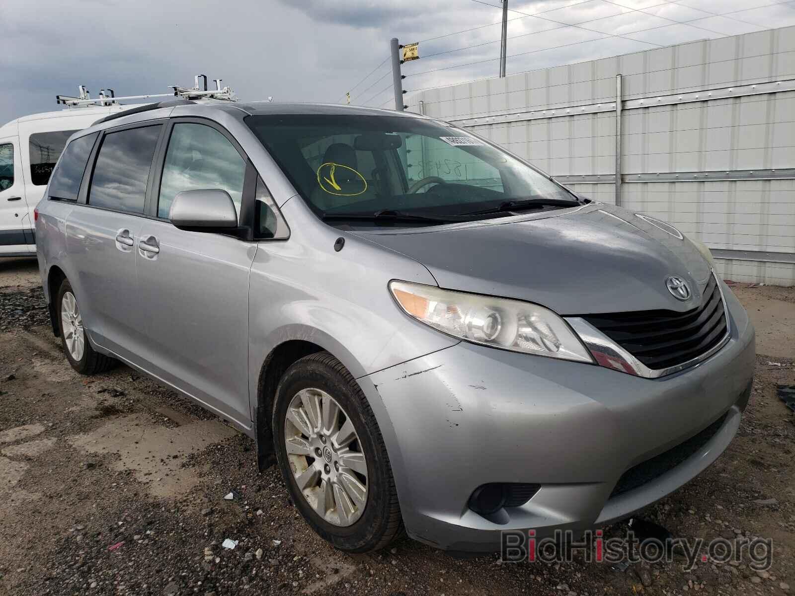 Фотография 5TDJK3DC7BS005796 - TOYOTA SIENNA 2011