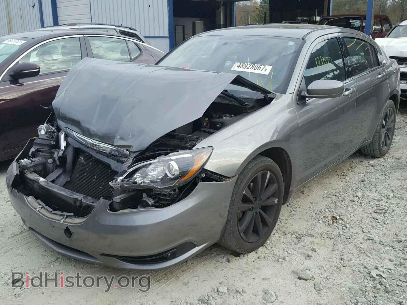 2013 CHRYSLER 200 - VIN: 1C3CCBCG8DN580328 - Фото 2