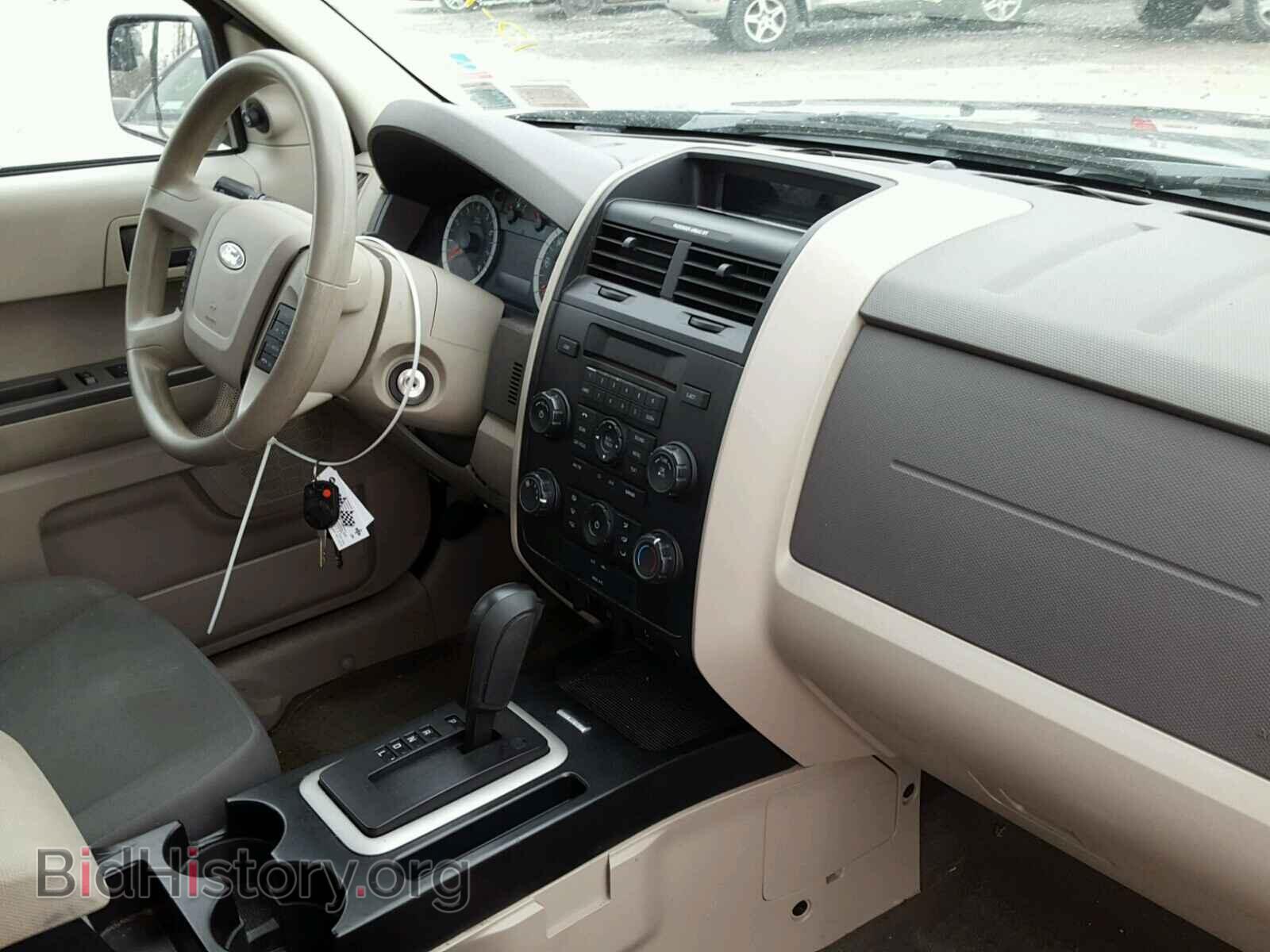 2011 FORD ESCAPE - VIN: 1FMCU0C72BKC58792 - Фото 5