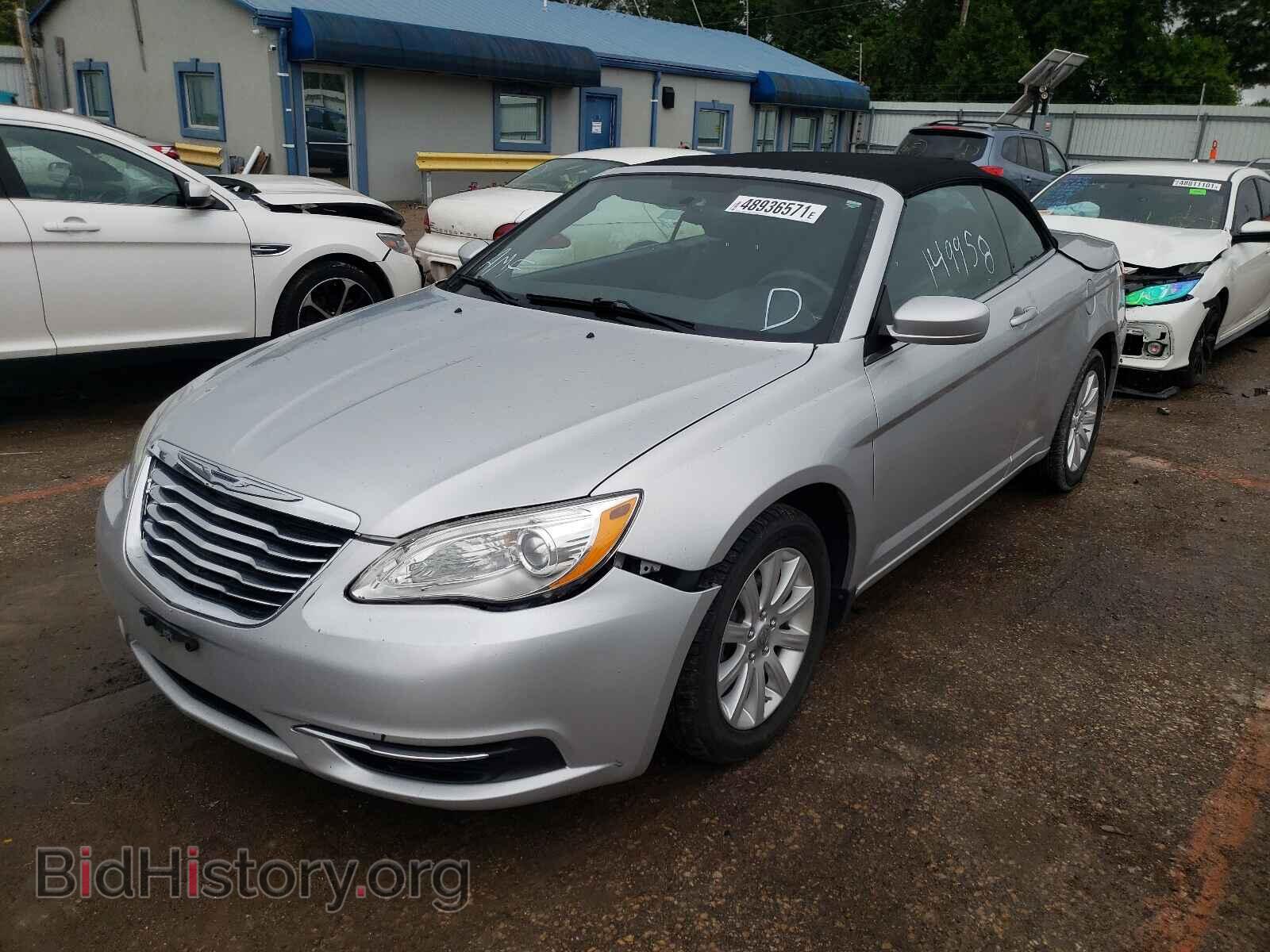 2011 CHRYSLER 200 - VIN: 1C3BC2EB7BN542745 - Фото 2
