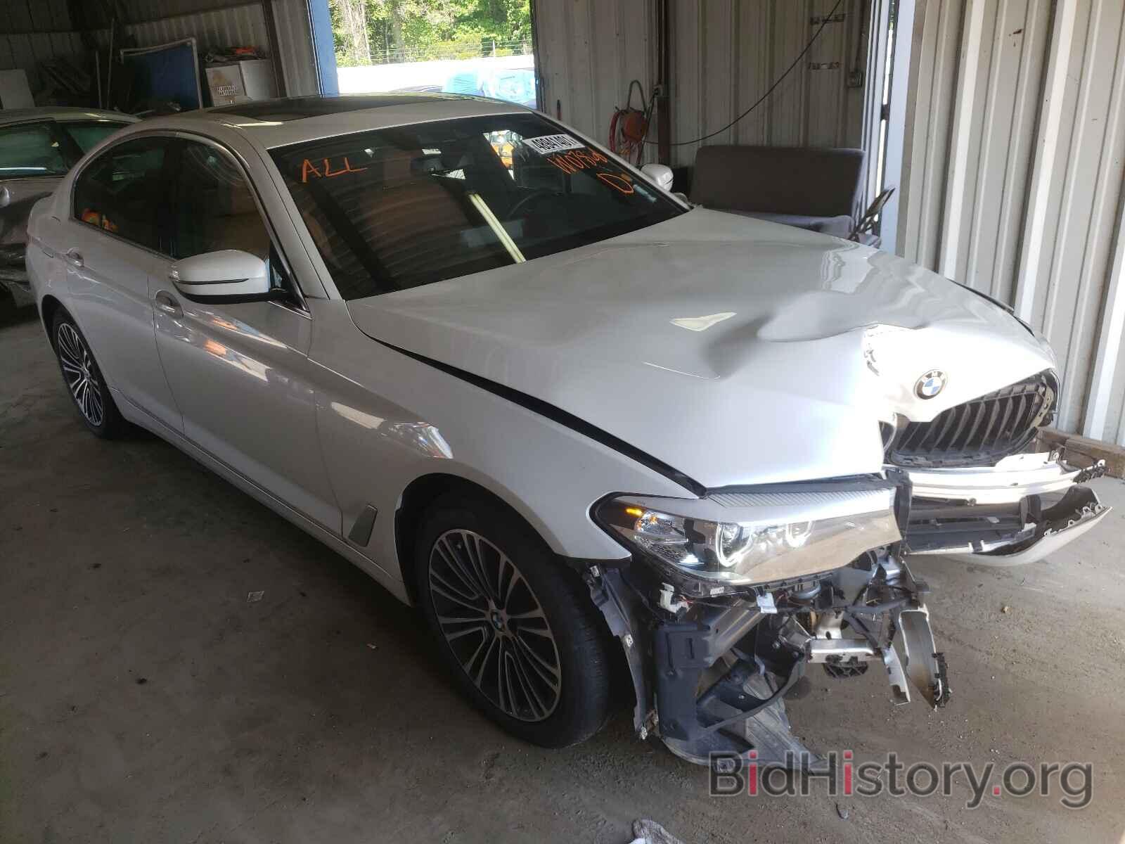 Photo WBAJA5C55KWW07868 - BMW 5 SERIES 2019