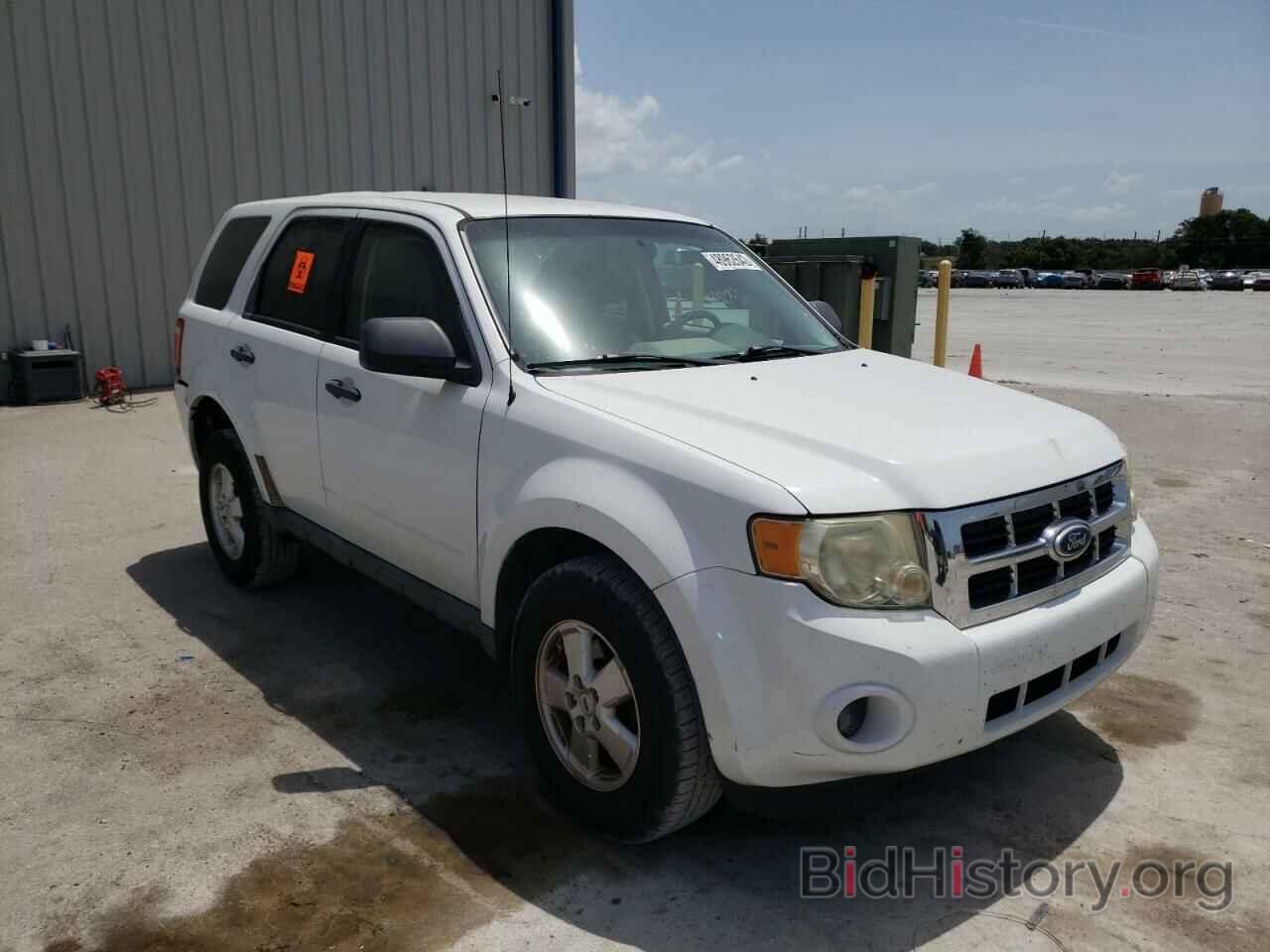 Photo 1FMCU0C75BKA45254 - FORD ESCAPE 2011