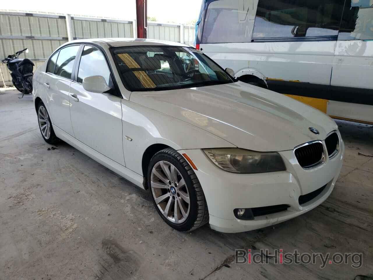 Photo WBAPH7G56BNN06775 - BMW 3 SERIES 2011